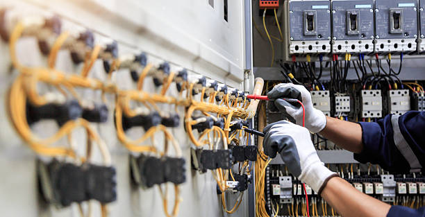 Professional Electrician technician working in Toluca, IL